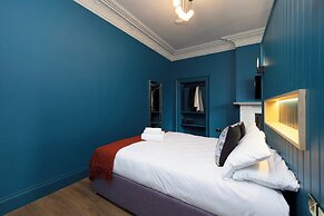 30 Castle Street Aparthotel