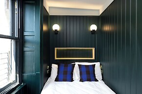 30 Castle Street Aparthotel