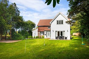 5bed-10guests-fireplace-hottub-pets Ok-parking