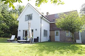 5bed-10guests-fireplace-hottub-pets Ok-parking