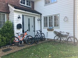 5bed-10guests-fireplace-hottub-pets Ok-parking