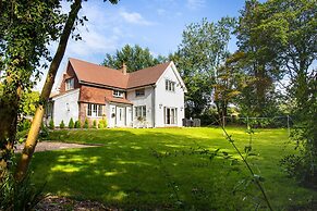 5bed-10guests-fireplace-hottub-pets Ok-parking