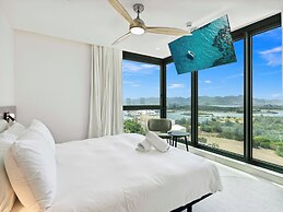 Fourteen at Mullet Bay