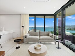 Fourteen at Mullet Bay
