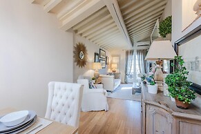 Casa Laura a Terrace Above Lucca