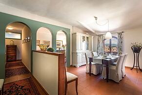 Casa Baino in Lucca With 2 Bedrooms and 1 Bathrooms