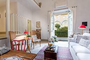 The Arnolfini Portrait Apartment