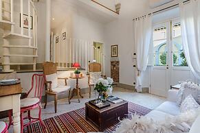 The Arnolfini Portrait Apartment