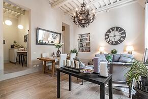 Casa Janca in Lucca With 1 Bedrooms and 2 Bathrooms