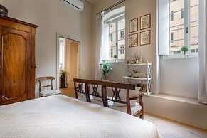 Casa Janca in Lucca With 1 Bedrooms and 2 Bathrooms