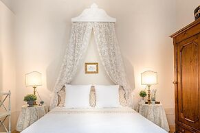 Casa Janca in Lucca With 1 Bedrooms and 2 Bathrooms