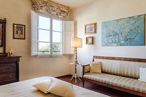 Casa Emy in Lucca With 3 Bedrooms and 2 Bathrooms