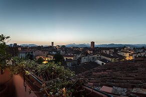 Casa Emy in Lucca With 3 Bedrooms and 2 Bathrooms