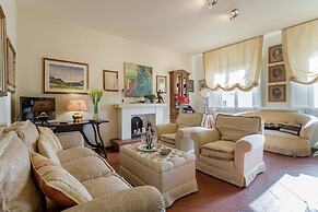 Casa Emy in Lucca With 3 Bedrooms and 2 Bathrooms