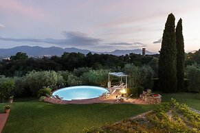 Melograno Farmhouse in Capannori