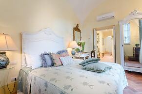Casa Vera in Lucca With 2 Bedrooms and 2 Bathrooms