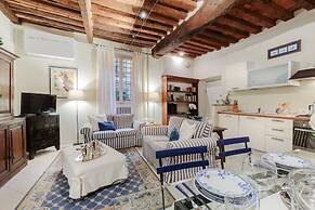 The 1400 s Apartment