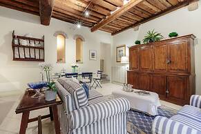 The 1400 s Apartment