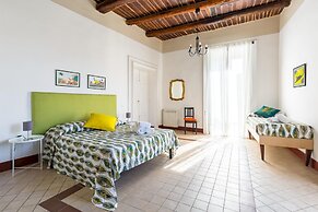 Lopez 20 - a Big Family Apartment