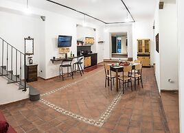 The Rock Apartment in Napoli
