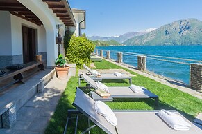 Villa Bianca - Front Lake Pool