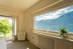 Villa Bianca - Front Lake Pool