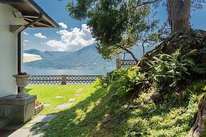 Villa Bianca - Front Lake Pool