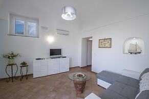 Casa Punta Paradiso - Romantic Seaside Retreat