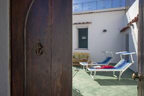 Casa Punta Paradiso - Romantic Seaside Retreat