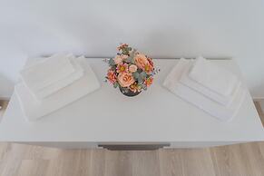Valarin Como Luxory Apartment Wellness