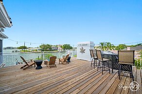 Chic 8BR with Heated Pool & Waterview