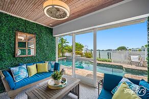 Chic 8BR with Heated Pool & Waterview