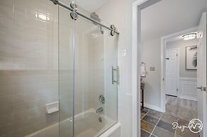 Chic 8BR with Heated Pool & Waterview