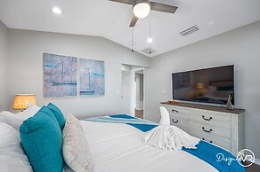 Chic 8BR with Heated Pool & Waterview