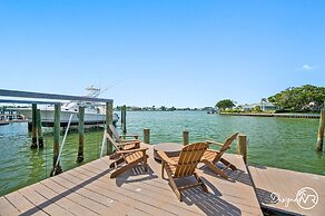 Chic 8BR with Heated Pool & Waterview