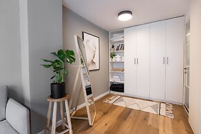 DeBlox living - Alhambra Apartments