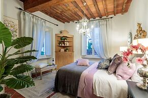 Casa Kathy in Lucca With 2 Bedrooms and 1 Bathrooms