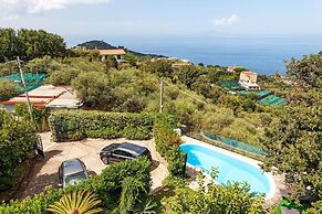 Villa The Stone on the Sea