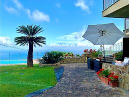 Villa The Stone on the Sea