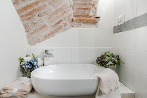 Busdraghi Studio Stylish at Via Fillungo