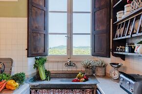 Villa Borbone - Perched on the Lucca Hills