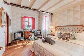 Villa Borbone - Perched on the Lucca Hills