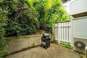 2-BEDROOM APARTMENT - BEECHWOOD