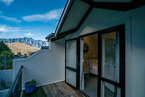 ALPINE LOFT WITH JAW-DROPPING VIEW