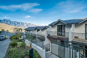 ALPINE LOFT WITH JAW-DROPPING VIEW