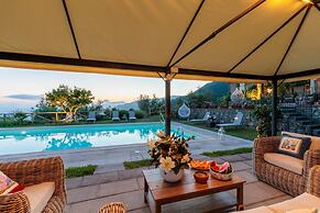 Tuscan Fizz Villa a Vineyards Retreat