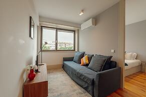 Legacy Oporto Design Apartment E by Vacationy