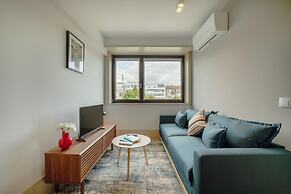 Legacy Oporto Design Apartment E by Vacationy