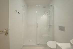 Legacy Oporto Design Apartment E by Vacationy