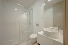 Legacy Oporto Design Apartment E by Vacationy